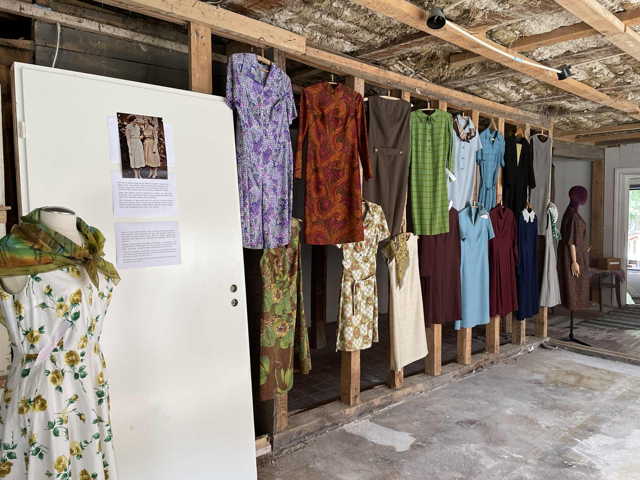 Saadu tüdrikute kleitide näitus Pastoraadis 2023